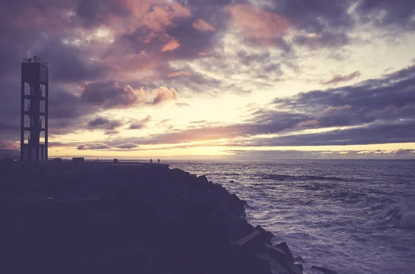 Pôr-do-sol em Puerto de la Cruz, Tenerife, Espanha . — Fotografia de Stock