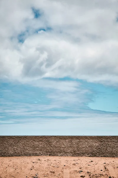 Strand a fal mögött, Tenerife, Spanyolország. — Stock Fotó