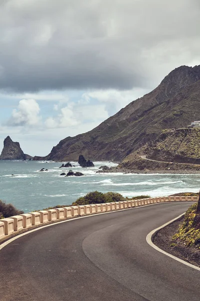 Ruta panorámica en la costa del Océano Atlántico de Tenerife . — Foto de Stock