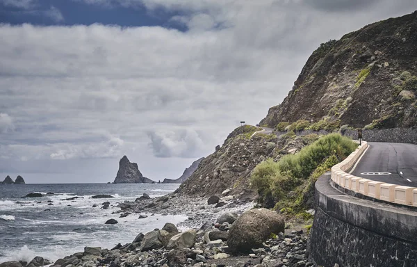 Imagem tonificada vintage de uma pitoresca costa de Tenerife, Espanha . — Fotografia de Stock
