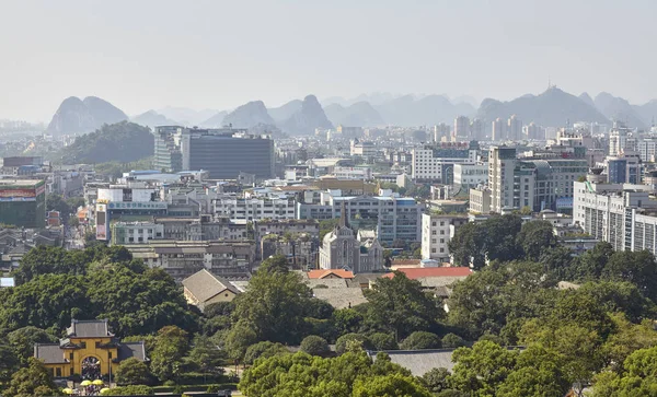 Vista panorámica de la ciudad de Guilin . — Foto de Stock