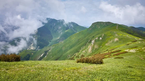 Ridge leading to the Velky Krivan mountain in Mala Fatra — Stock Photo, Image