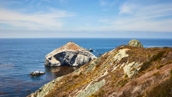 Pacific Ocean coast seen from State Route 1, California. — Stock Photo, Image