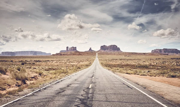 Retro stylized picture of Monument Valley, Utah, USA. — Stock Photo, Image