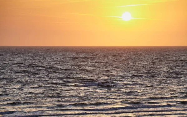 Szenischer Sonnenaufgang über dem Meer — Stockfoto