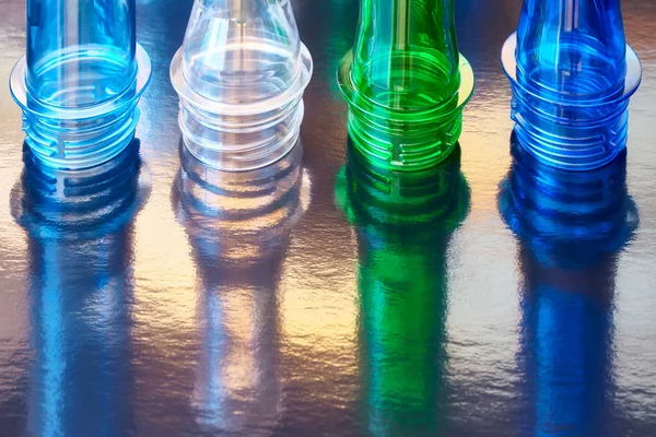Närbild av formsprutning flaska förformar. — Stockfoto