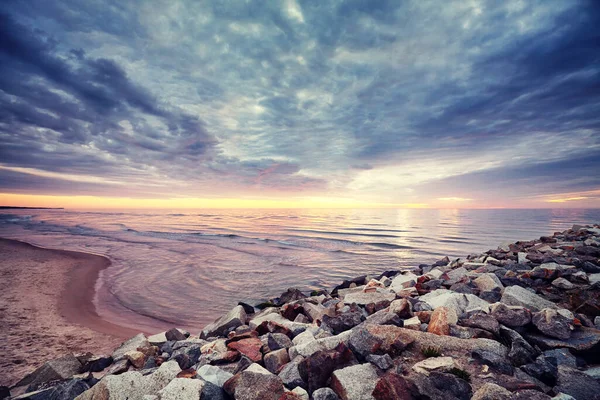 Muelle Rocoso Con Cielo Dramático Atardecer Tonificación Color Aplicada — Foto de Stock