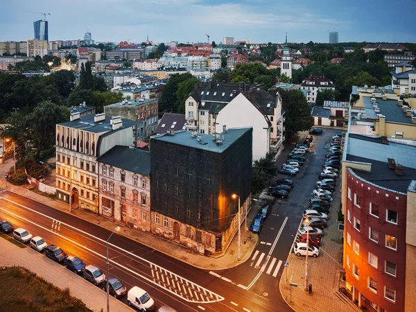 波兰黄昏时Szczecin市Niebuszewo区的空中景观 — 图库照片