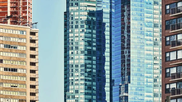 纽约市现代和古老的高层建筑 建筑背景 色彩调色应用 — 图库照片