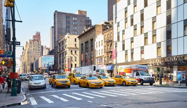 Νέα Υόρκη Ηπα Αυγούστου 2015 Αυτοκίνητα Δρόμο Του Μανχάταν — Φωτογραφία Αρχείου