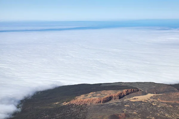 테이데 화산에서 구름이 스페인 테네리페 — 스톡 사진