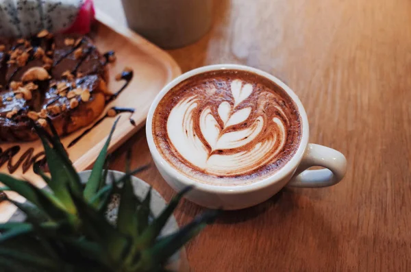 Warme Koffie Houten Tafel Met Chocolat Brood — Stockfoto