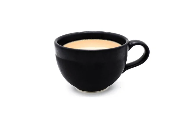 Svart kopp med kaffe på vit bakgrund — Stockfoto