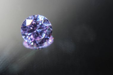 Doğal mor Safir değerli taş