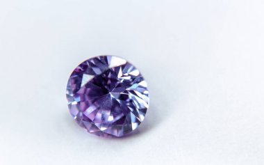 Doğal mor Safir değerli taş