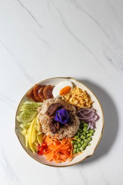 Tay gıda, karides hamur ile karışık pirinç