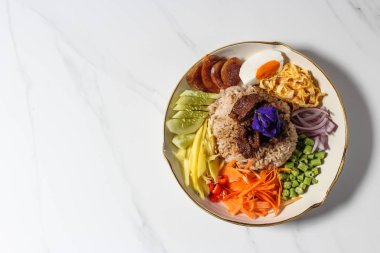 Tay gıda, karides hamur ile karışık pirinç