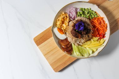 Tay gıda, karides hamur ile karışık pirinç