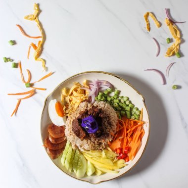 Tay gıda, karides hamur ile karışık pirinç