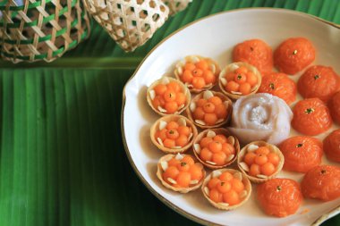 Geleneksel Tay Tatlısı, yapay tay tatlılarının yakın çekimi