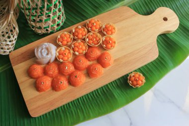 Geleneksel Tay Tatlısı, yapay tay tatlılarının yakın çekimi