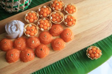 Geleneksel Tay Tatlısı, yapay tay tatlılarının yakın çekimi