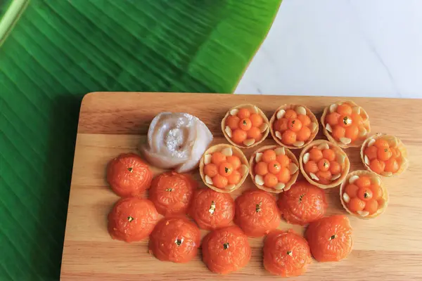 Geleneksel Tay Tatlısı, yapay tay tatlılarının yakın çekimi