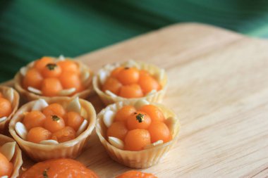 Geleneksel Tay Tatlısı, yapay tay tatlılarının yakın çekimi