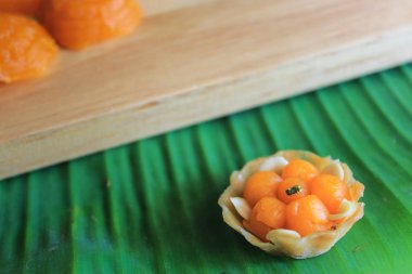 Geleneksel Tay Tatlısı, yapay tay tatlılarının yakın çekimi