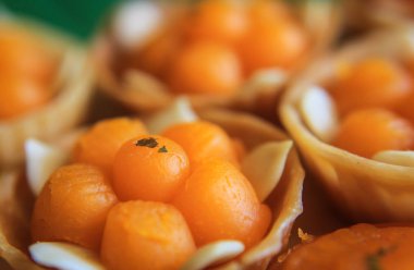 Geleneksel Tay Tatlısı, yapay tay tatlılarının yakın çekimi