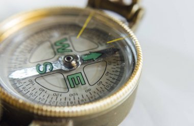 Pusula, gezinti Aksesuar turizm, closeup arama için doğru yönde