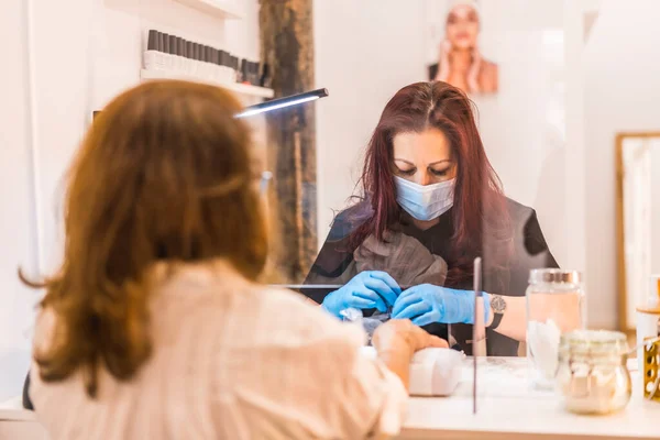 Reapertura Del Negocio Después Pandemia Del Coronavirus Manicura Especial Pedicura —  Fotos de Stock