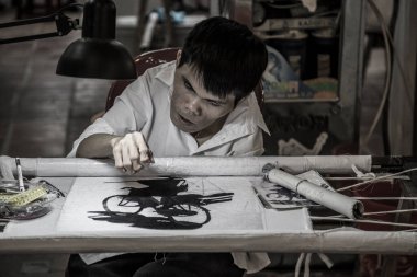 Hano, Devlet, Ülke - Ağustos 2017: Hanoi şehrinden engelli bir ressam