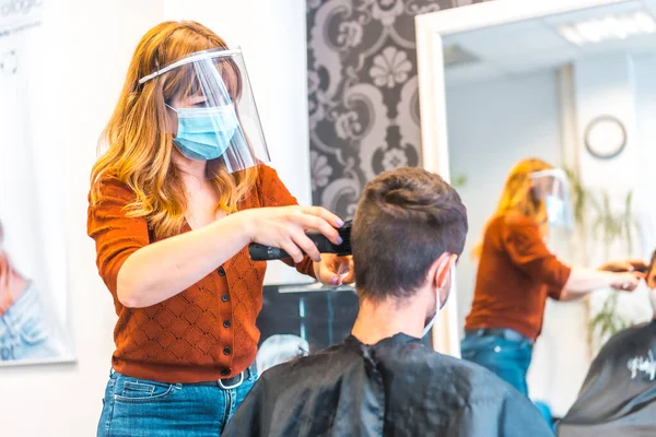 Hairdressing Salon Coronavirus Pandemic Covid Security Measures Face Mask Protective — Stock Photo, Image