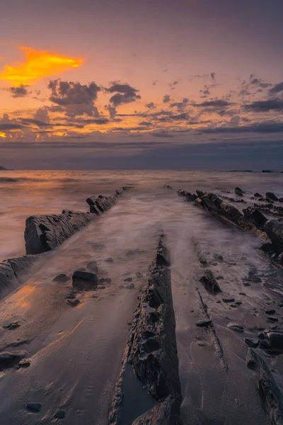 Geoparque Playa Sakoneta Hermoso Flysch Localidad Deba Extremo Occidental Del — Foto de Stock