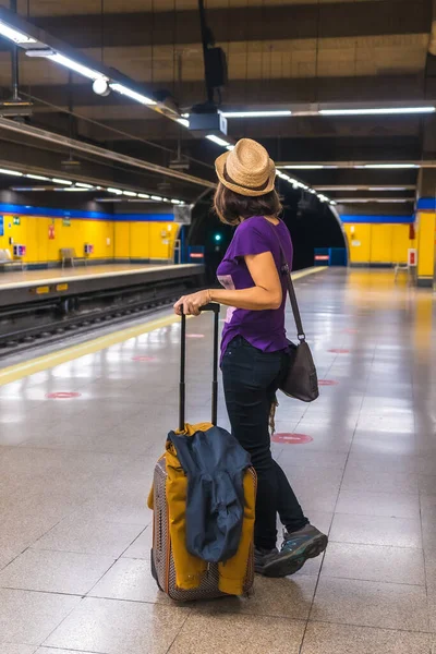 Turistická Cesta Metrem Koronavirus Pandemie Bezpečné Cestování Sociální Vzdálenosti Nový — Stock fotografie