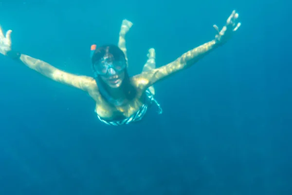 Touristenmädchen Tauchen Sommer Auf Dem Meeresboden Von Charco Verde Auf — Stockfoto
