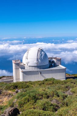 Caldera de Taburiente, La Palma, Kanarya Adaları 'nın tepesindeki Roque de los Muchachos' da güzel dev bir teleskop. İspanya