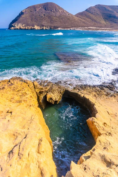 Cabo Gata Nijar Endülüs Teki Doğal Parktaki Playazo Rodalquilar Kayalıklarında — Stok fotoğraf