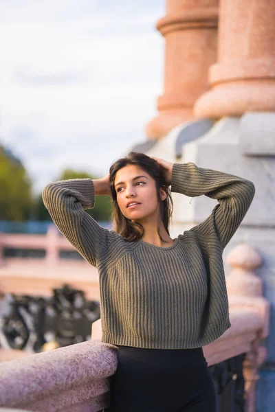 Lifestyle Caucasian Brunette Green Sweater Autumn City Looking River Bridge — Stock Photo, Image