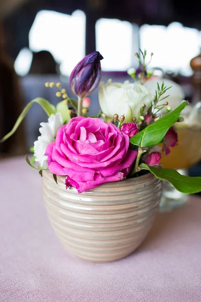Pink Flowers Vase Beautiful Bouquet Beige Vase Table Beautiful Design — Stock Photo, Image