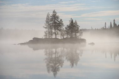 Sabah sisinde küçük bir ada