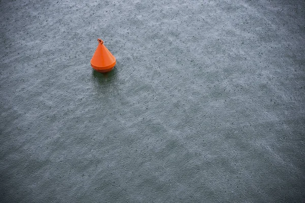 Gocce Pioggia Cadono Sul Lago Durante Una Tempesta — Foto Stock
