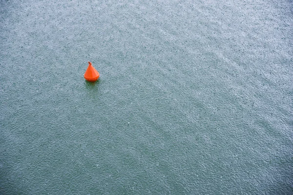 Gotas Lluvia Cayendo Sobre Gotas Agua Turquesa Pueden Utilizar Como —  Fotos de Stock