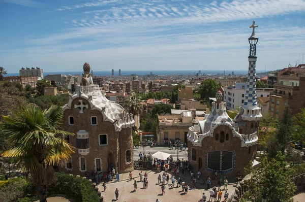 Barcelona Hiszpania Maja 2019 Widok Barcelonę Parku Guell Połowie Letniego — Zdjęcie stockowe