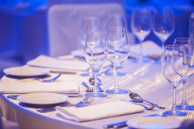 Restoranda boş bardaklar