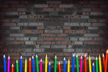 Bebek renkli ahşap kalemler