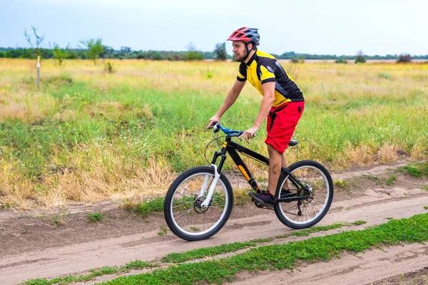 Cyclist Riding Bike Cycling Summer Bike Tour City Active Lifestyle — Stock Photo, Image