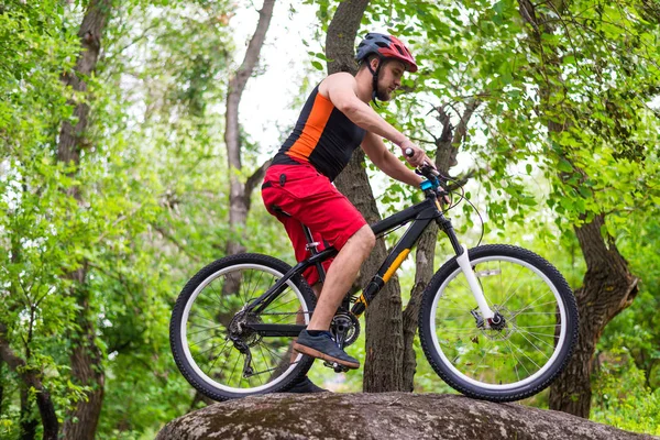 Concetto Uno Stile Vita Attivo Ciclista Che Cavalca Rocce Ciclista — Foto Stock