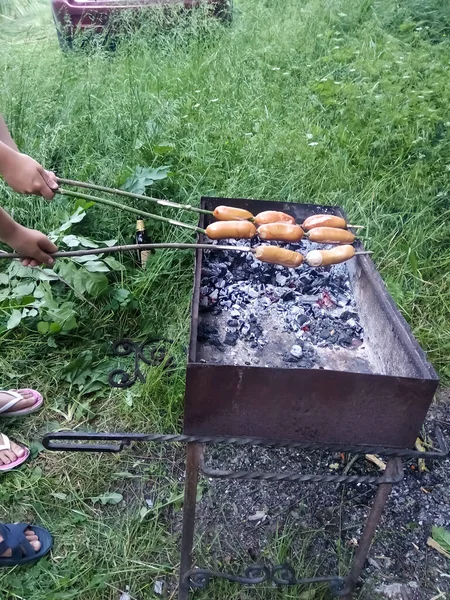 Grillwürste Auf Dem Grill — Stockfoto